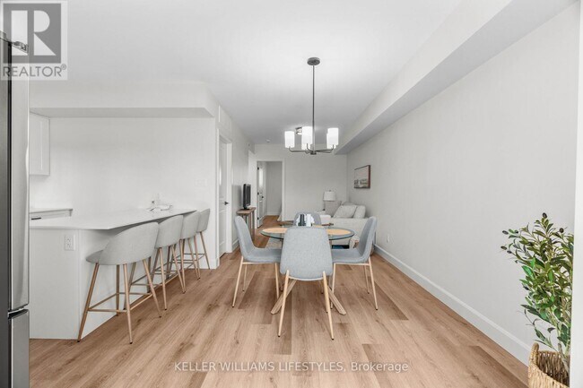 Building Photo - 470-470 Darcy Dr