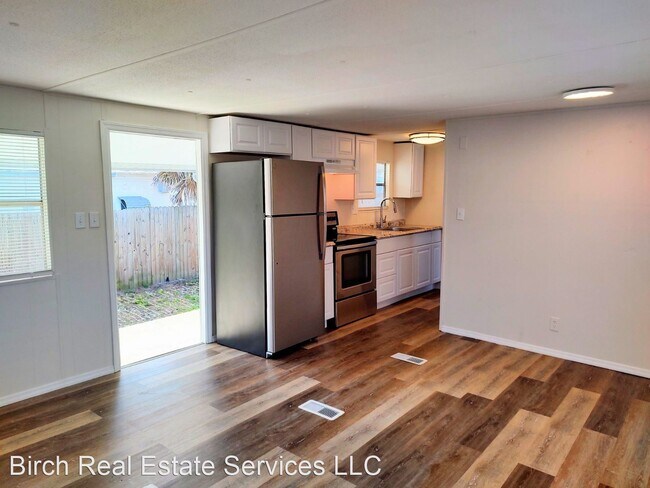 Building Photo - 1 br, 1 bath House - 7040 Commons Boulevard