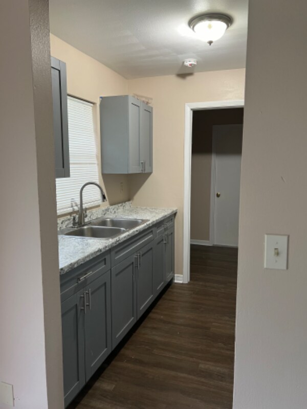 Foto del edificio - 12458 Elgin Blvd