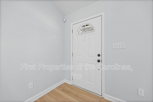 Foto del edificio - 425 Griggs Rd