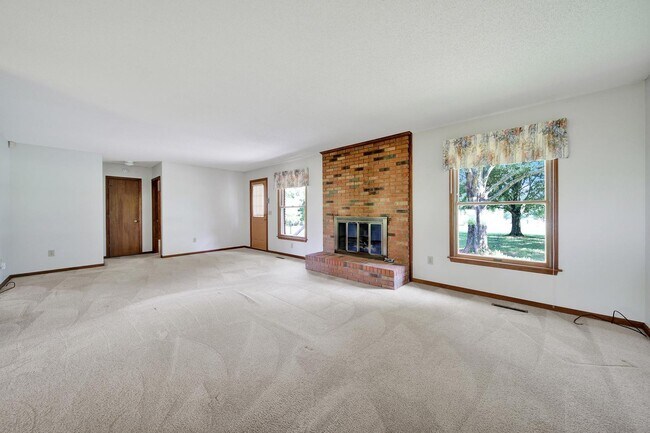 Foto del edificio - Lovely 3 Bed 2 Bath Ranch Home on Large Lot!