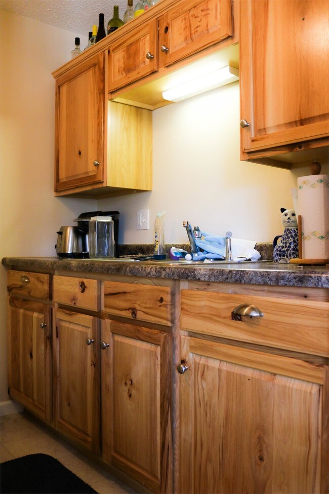 Building Photo - 906 Osage - 8