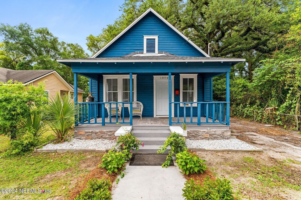 Primary Photo - Fully Renovated 3 bedroom 2 bath Home in t...