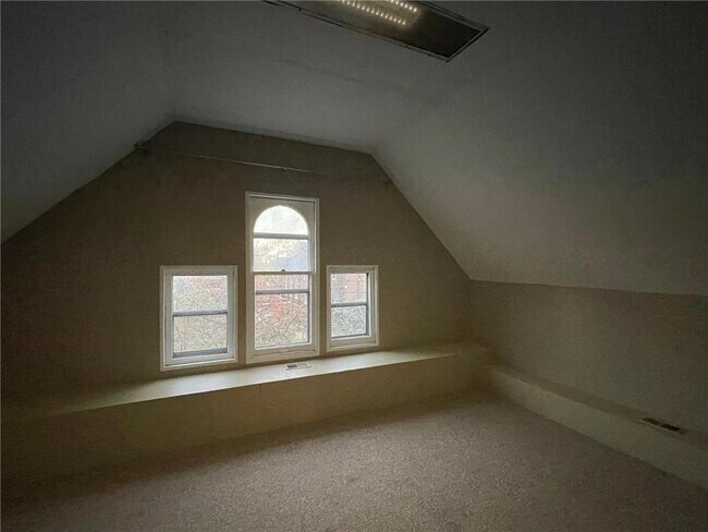 Foto del edificio - 2721 E 22nd St