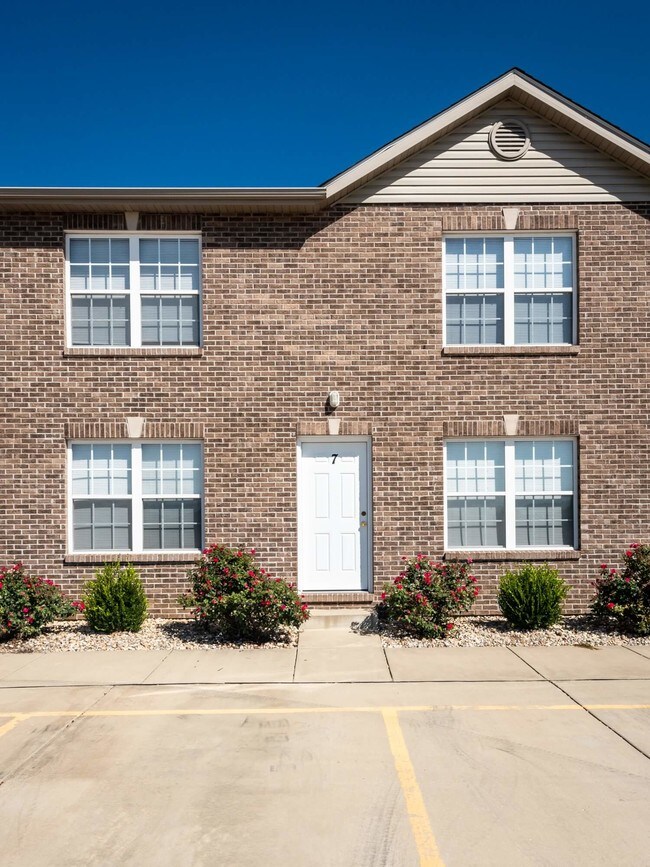 Up Towne Apartments Apartments Lebanon, IL