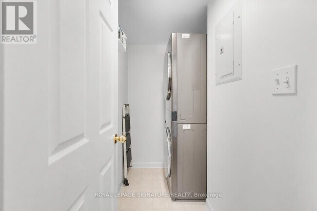 Photo du bâtiment - 1700 Eglinton Ave E
