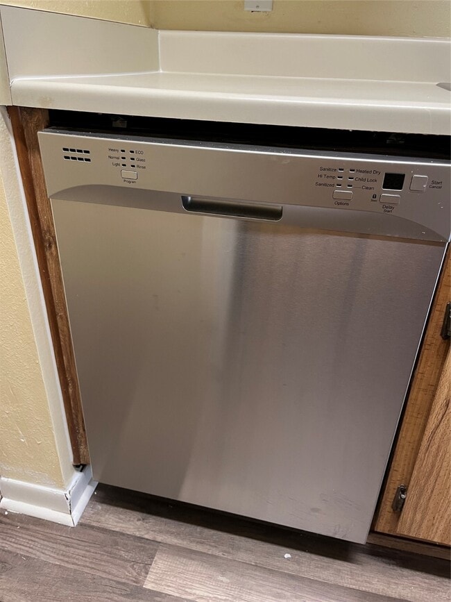 Building Photo - 3919 Fairmont Pkwy