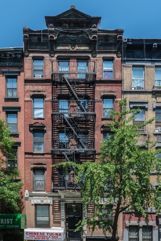 Primary Photo - 249 E 10th St