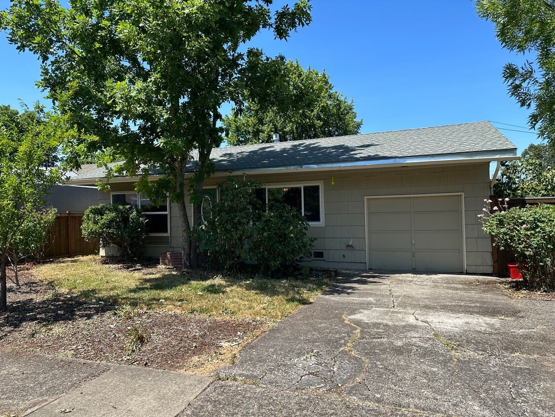 Primary Photo - Charming 2 bedroom 1 bath house!