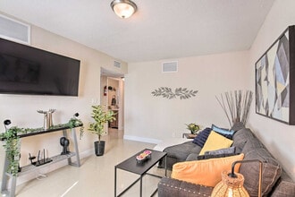 Building Photo - 441 NW 7th Terrace