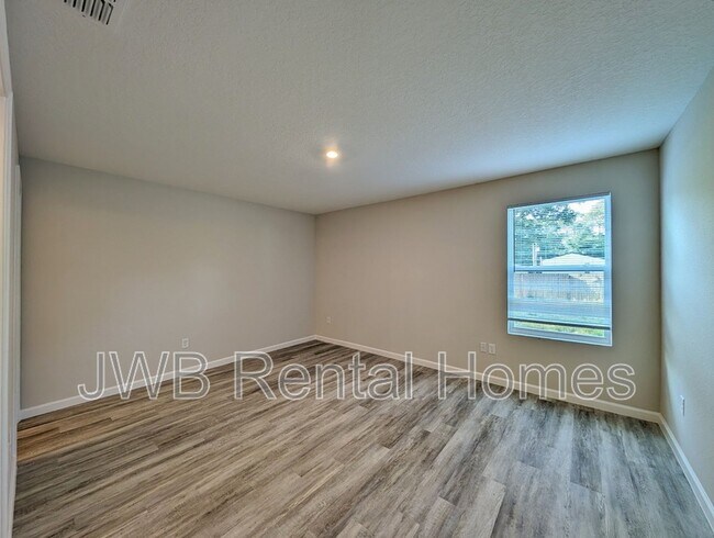 Building Photo - 8584 Nussbaum Dr
