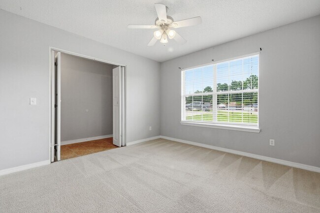 Foto del edificio - 3 Bedroom Brick Home in South Crestview!