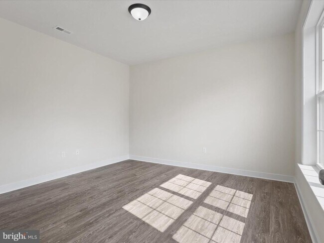 Building Photo - 1004 Wicklow Dr