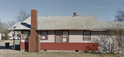 Building Photo - 404 E Ute St
