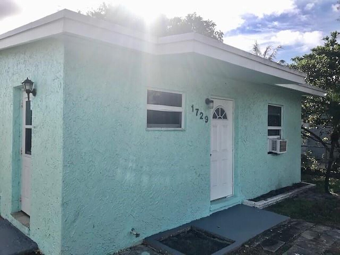 1729 Lauderdale Manor Dr, Fort Lauderdale, FL 33311 House Rental in