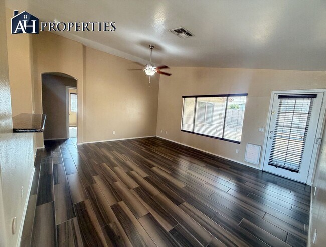 Foto del edificio - 9543 W Sunnyslope Ln