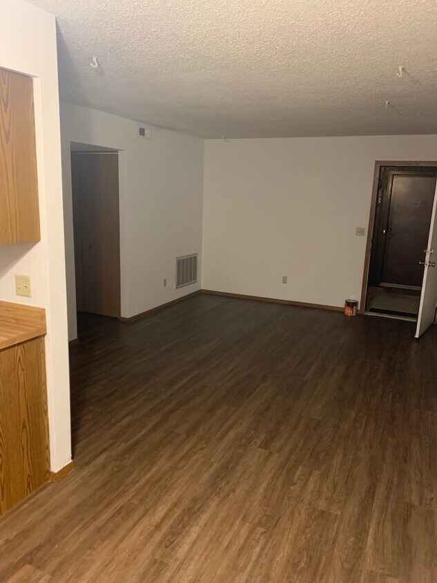 Living Room - 400 N Hesperia St