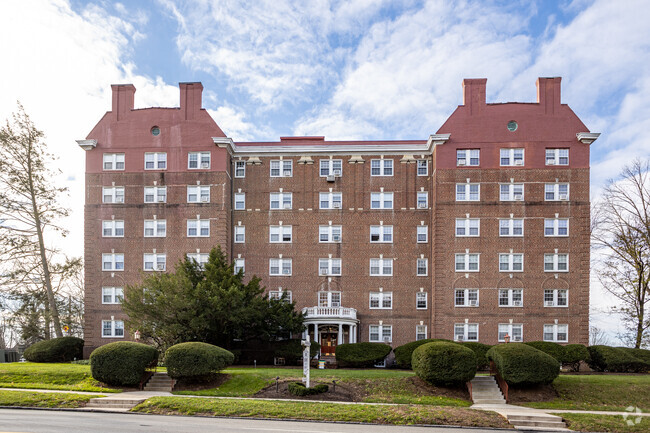 Foto del edificio - Mermont Apartments