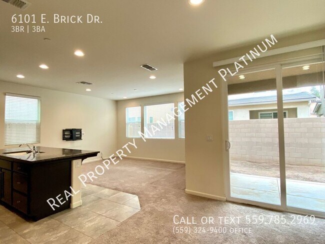 Foto del edificio - $500 move in bonus!! $2,100  3 Bedroom/ 2....