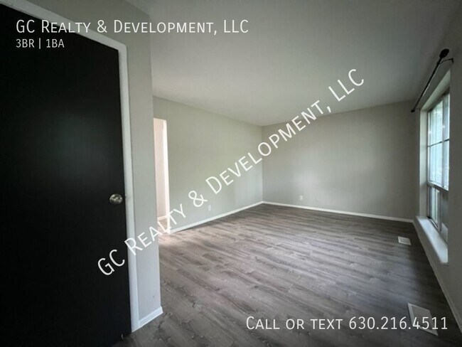 Building Photo - ***BOLINGBROOK SFH /  3 BDRM / APPL INCL /...