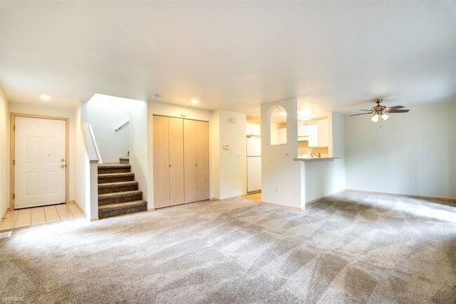 Building Photo - 3 br, 2.5 bath Duplex - 12611 119th Street...