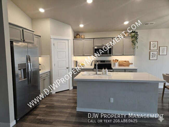 Foto del edificio - 3948 N Chelmsford Ave