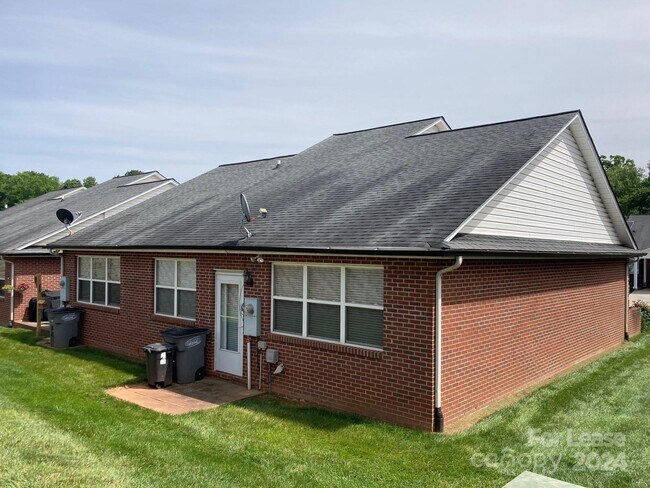 Building Photo - 6273 Alyssum Pl