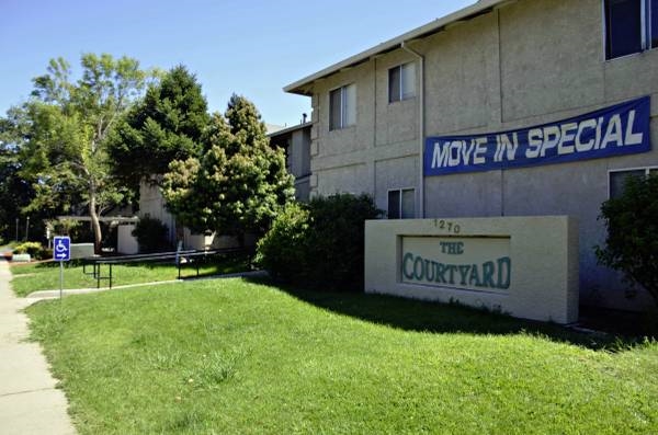 Building Photo - Courtyard Apartments