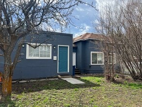 Building Photo - 506 E 3rd Ave