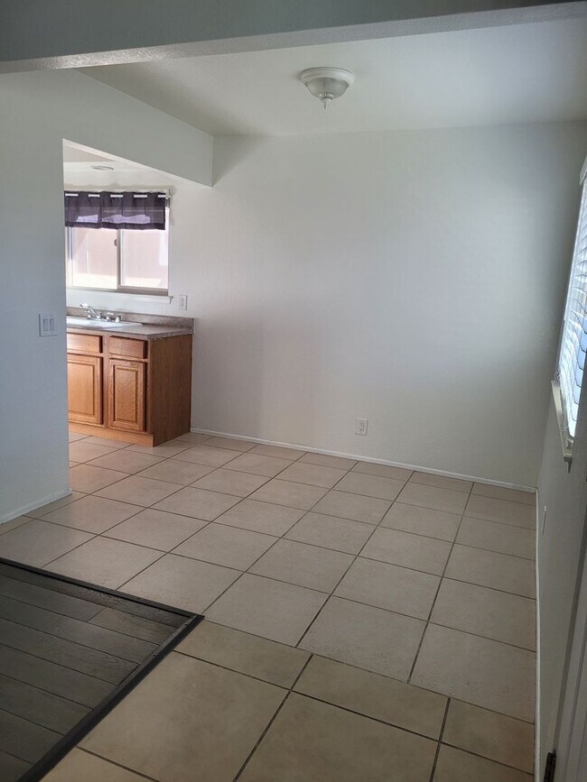 Foto del edificio - Great two bedroom/one bath in town!