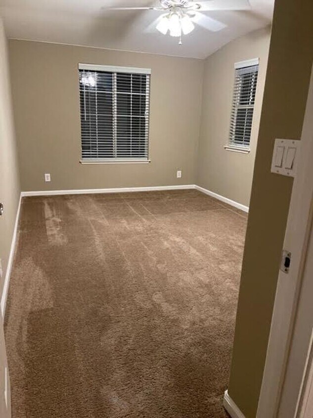 Foto principal - Spacious Castro Valley Townhome w/attached...