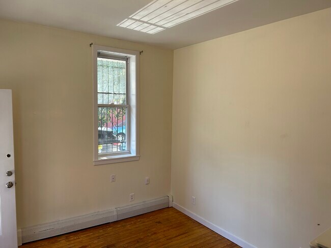 Foto del edificio - 2749 Harper St