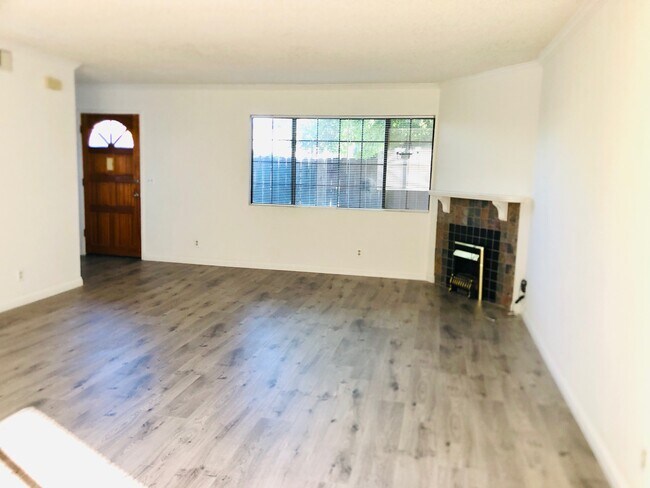 Living Room - 308 N Chester Ave