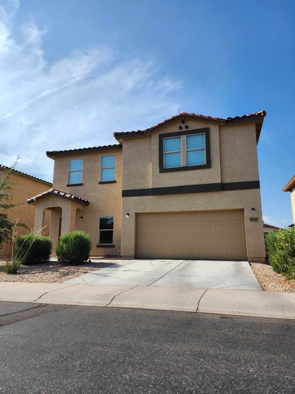 Foto principal - 45319 W Rhea Rd