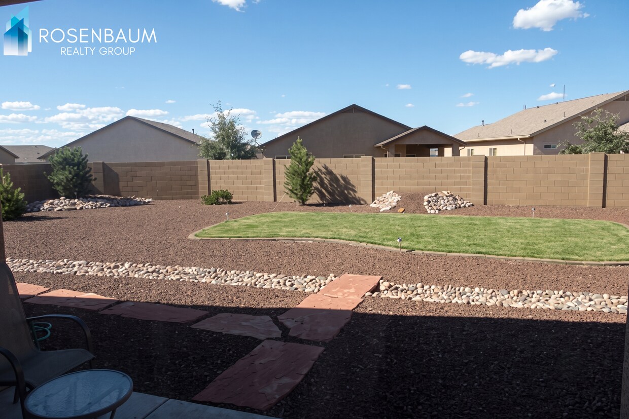 Building Photo - Beautiful single family in the heart of Chino Valley