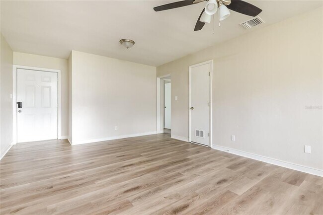 Foto del edificio - 4009 Montrose Ct