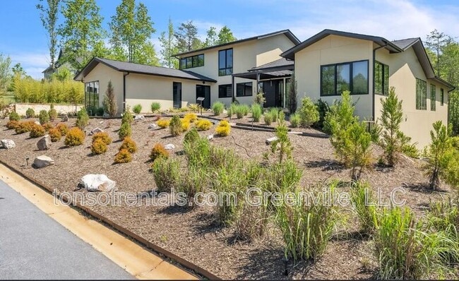 Building Photo - 128 Sanctuary Ln