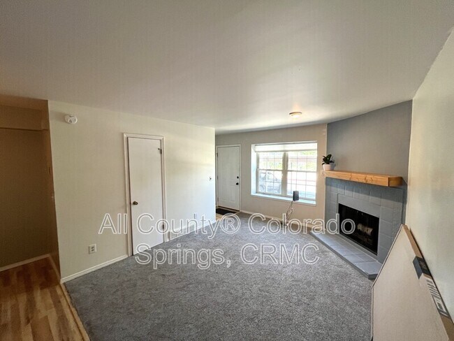 Foto del edificio - 5517 Tamworth Drive