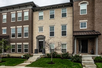 Building Photo - 305 Fairfax Way