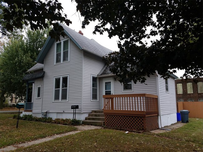 Building Photo - 1103 S 6th St