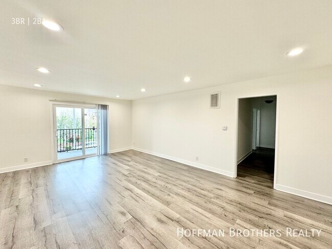 Foto del edificio - 5415 Newcastle Ave