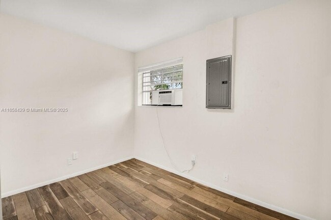 Building Photo - 8330 SW 41st St