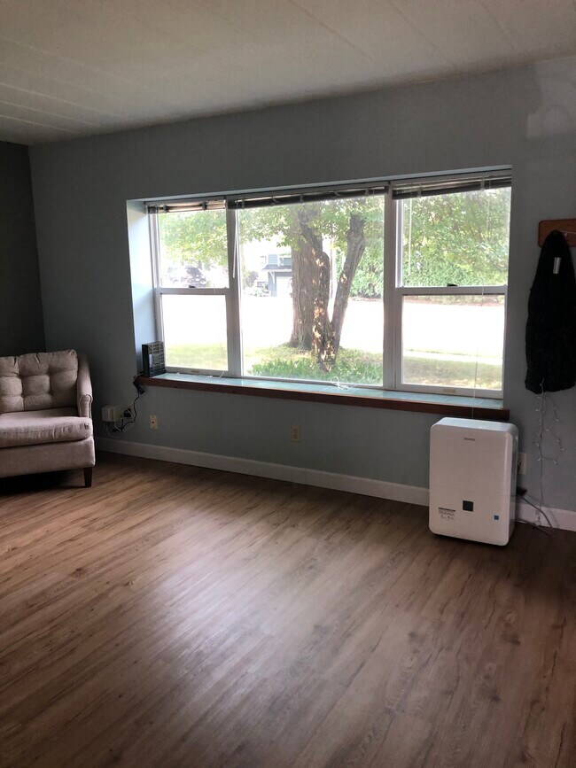 Living Room - 31 Sherman Ter