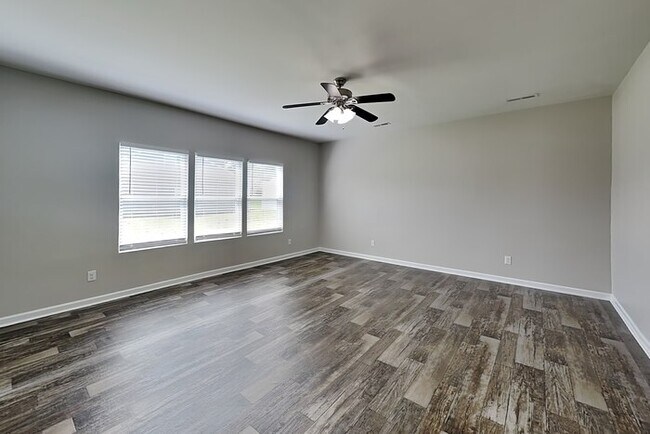 Foto del edificio - 807 Dantzler Court