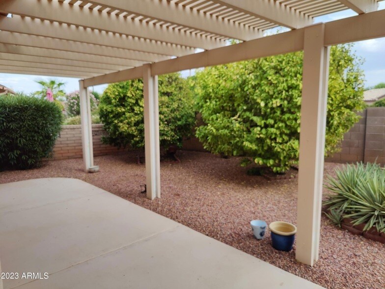 Building Photo - 1553 E Palm Beach Dr