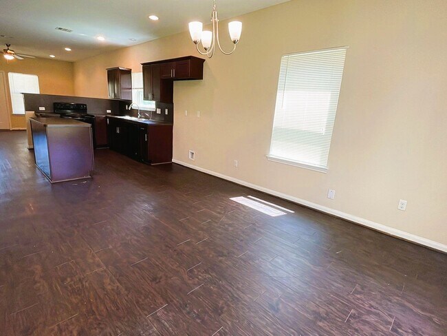 Building Photo - 8526 Homewood Ln
