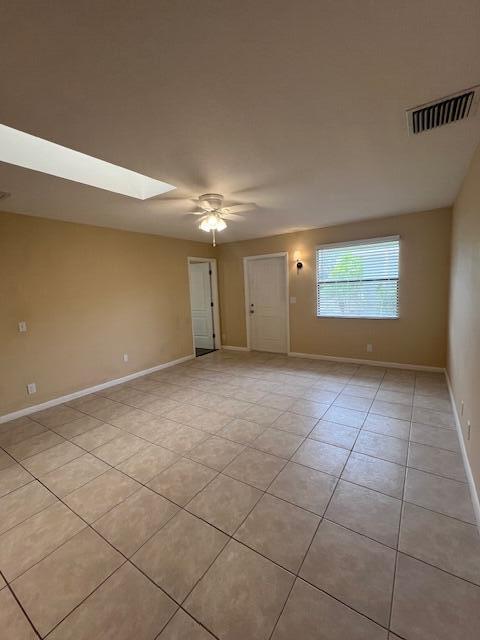 Building Photo - 2828 Hinda Rd