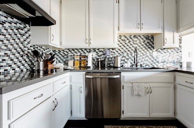 Foto del edificio - 14245 Dickens St