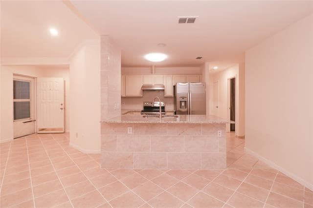 Foto del edificio - 8028 Cannonwood Dr