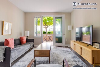 Building Photo - 5684 Bay St